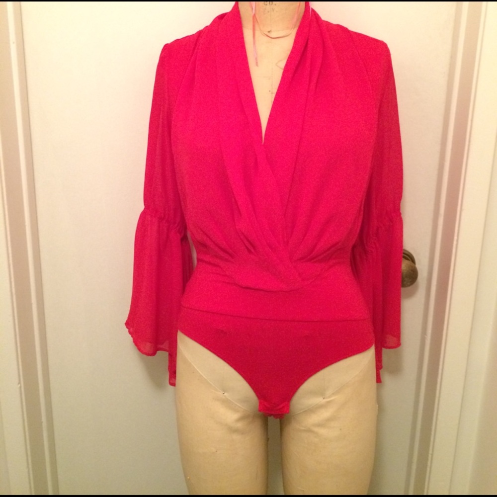 Eva Mendes long sleeve dressy top